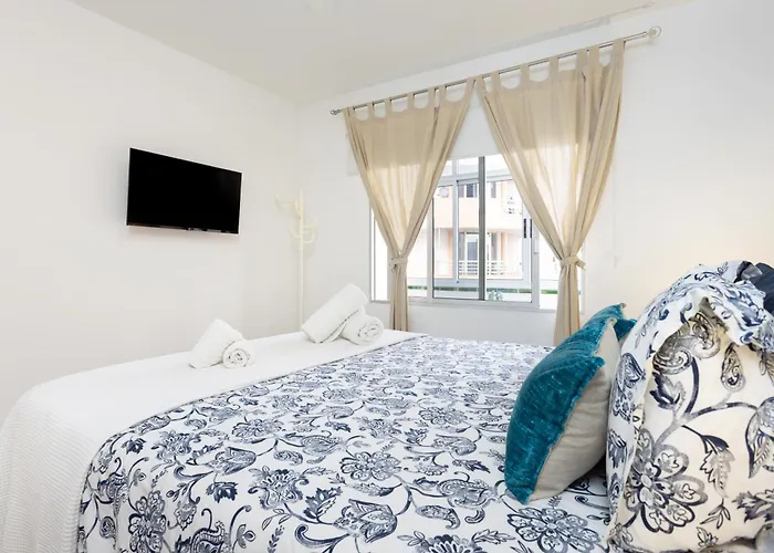 Home2book Beachside Bright Apt, Apartment