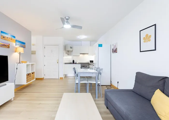 Home2book Beachside Bright Apt,